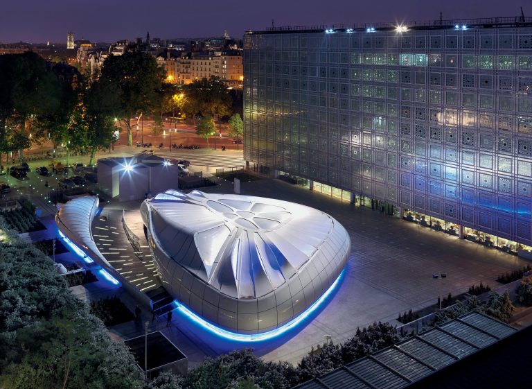 (MCO_07_044) Chanel Mobile Art Pavilion